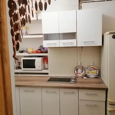 рядом с жд вокзалом привоз Apartman Odessza