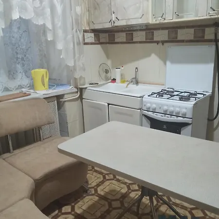 рядом с жд вокзалом привоз *