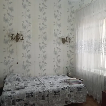 рядом с жд вокзалом привоз *