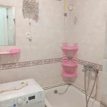 рядом с жд вокзалом привоз Apartman Odessza
