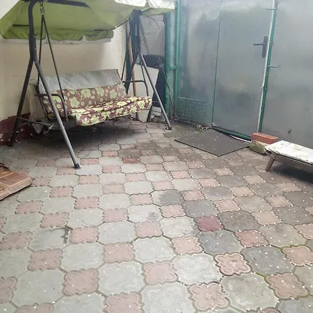 рядом с жд вокзалом привоз Apartmán *