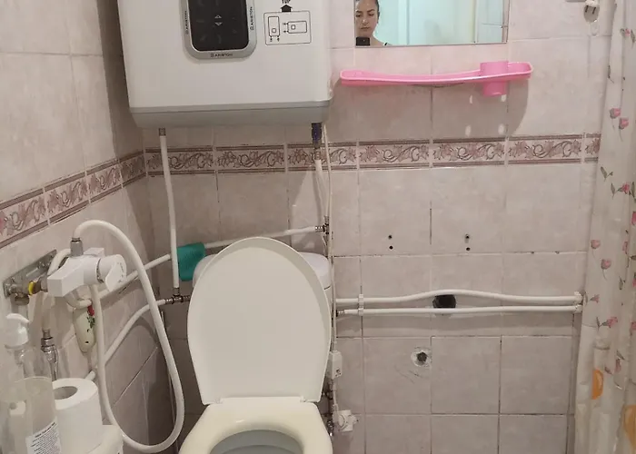 рядом с жд вокзалом привоз Odessza