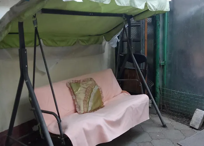 рядом с жд вокзалом привоз Odessza