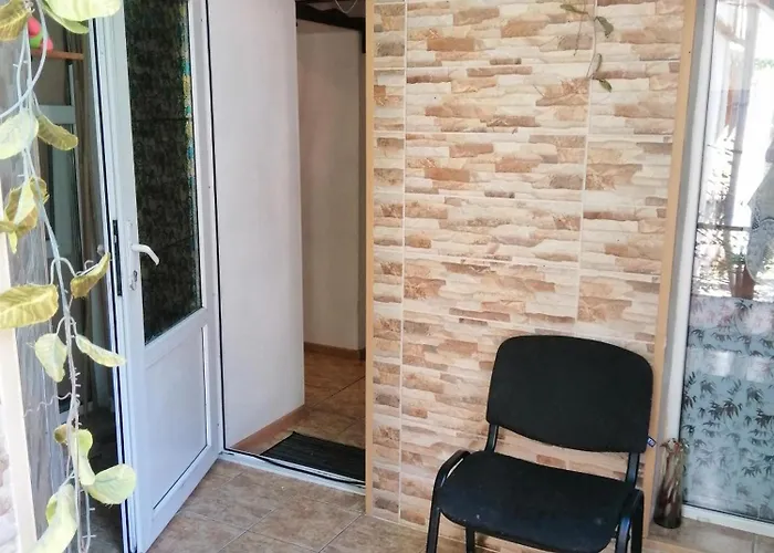 рядом с жд вокзалом привоз Apartman *