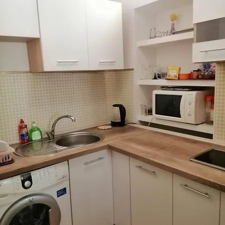 рядом с жд вокзалом привоз